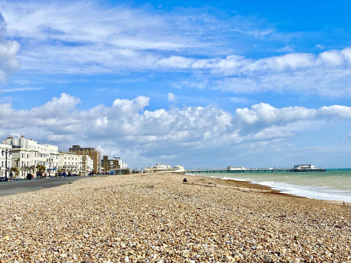 Stunning 2 Bed Apartment Sea Views And Parking Worthing Exterior photo