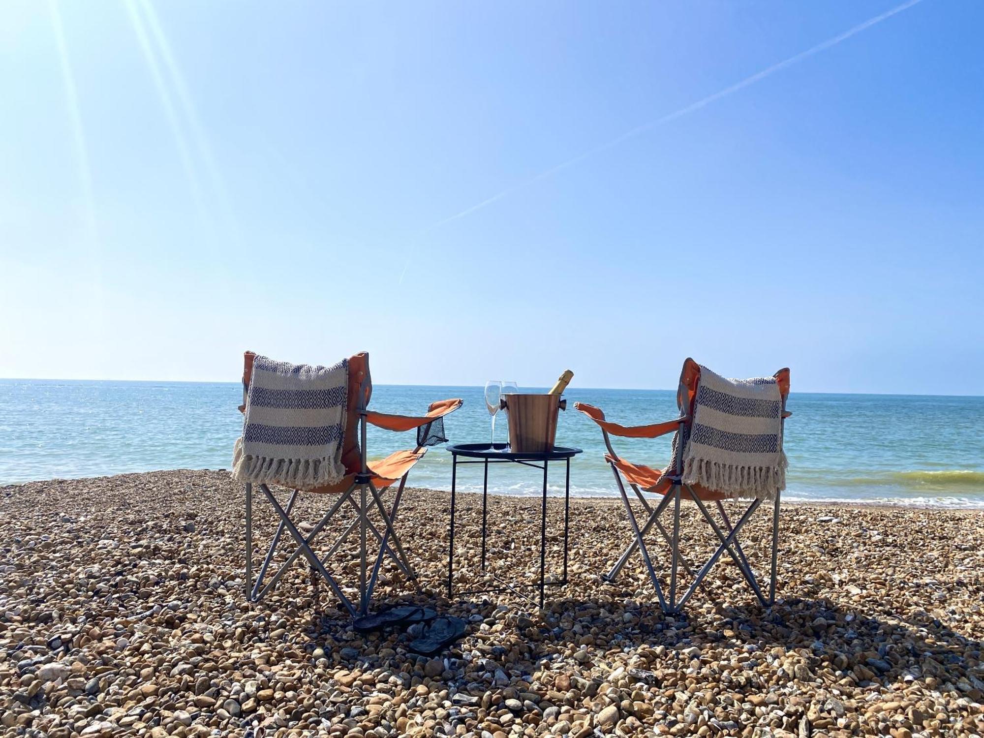 Stunning 2 Bed Apartment Sea Views And Parking Worthing Exterior photo