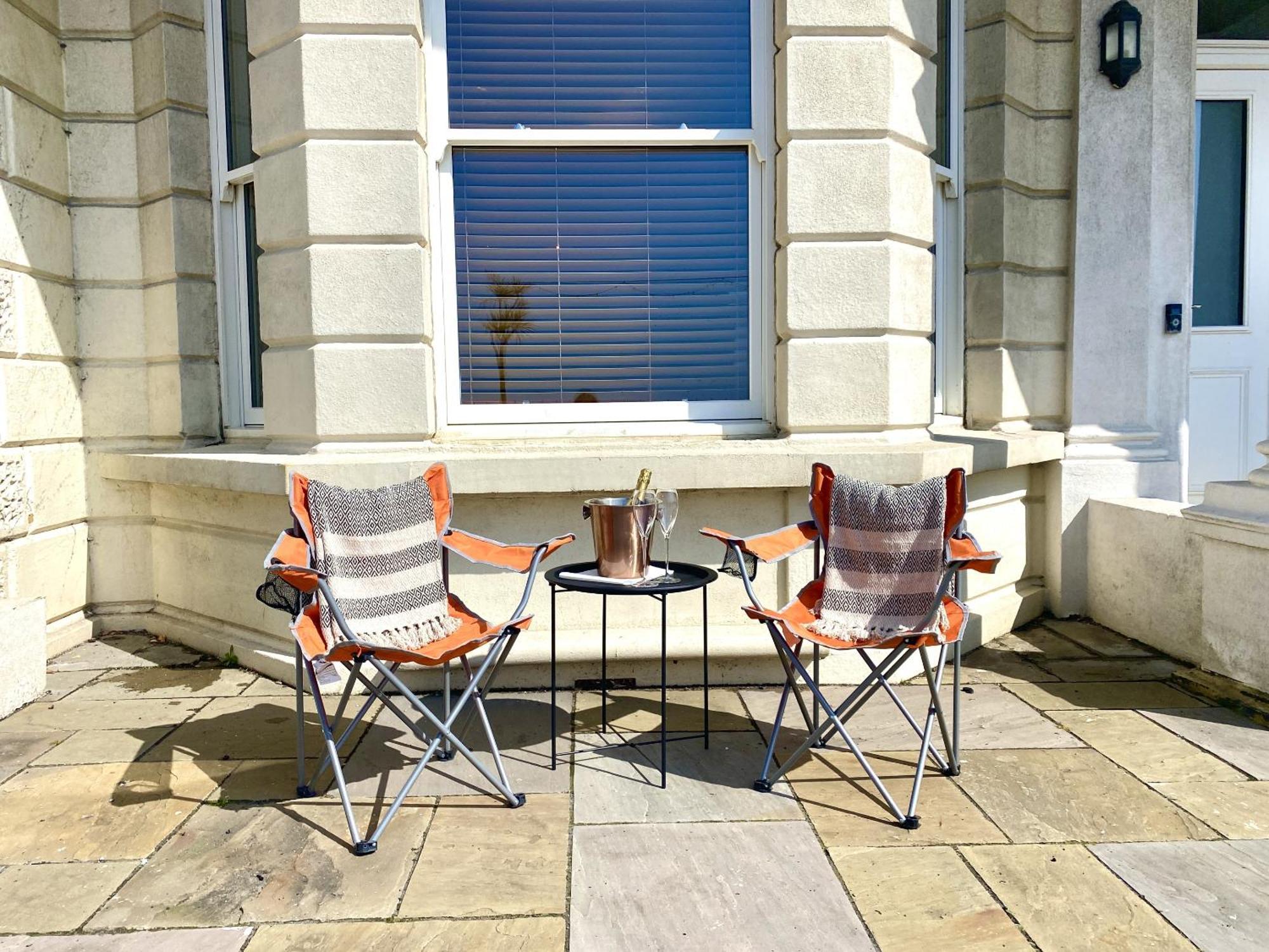Stunning 2 Bed Apartment Sea Views And Parking Worthing Exterior photo